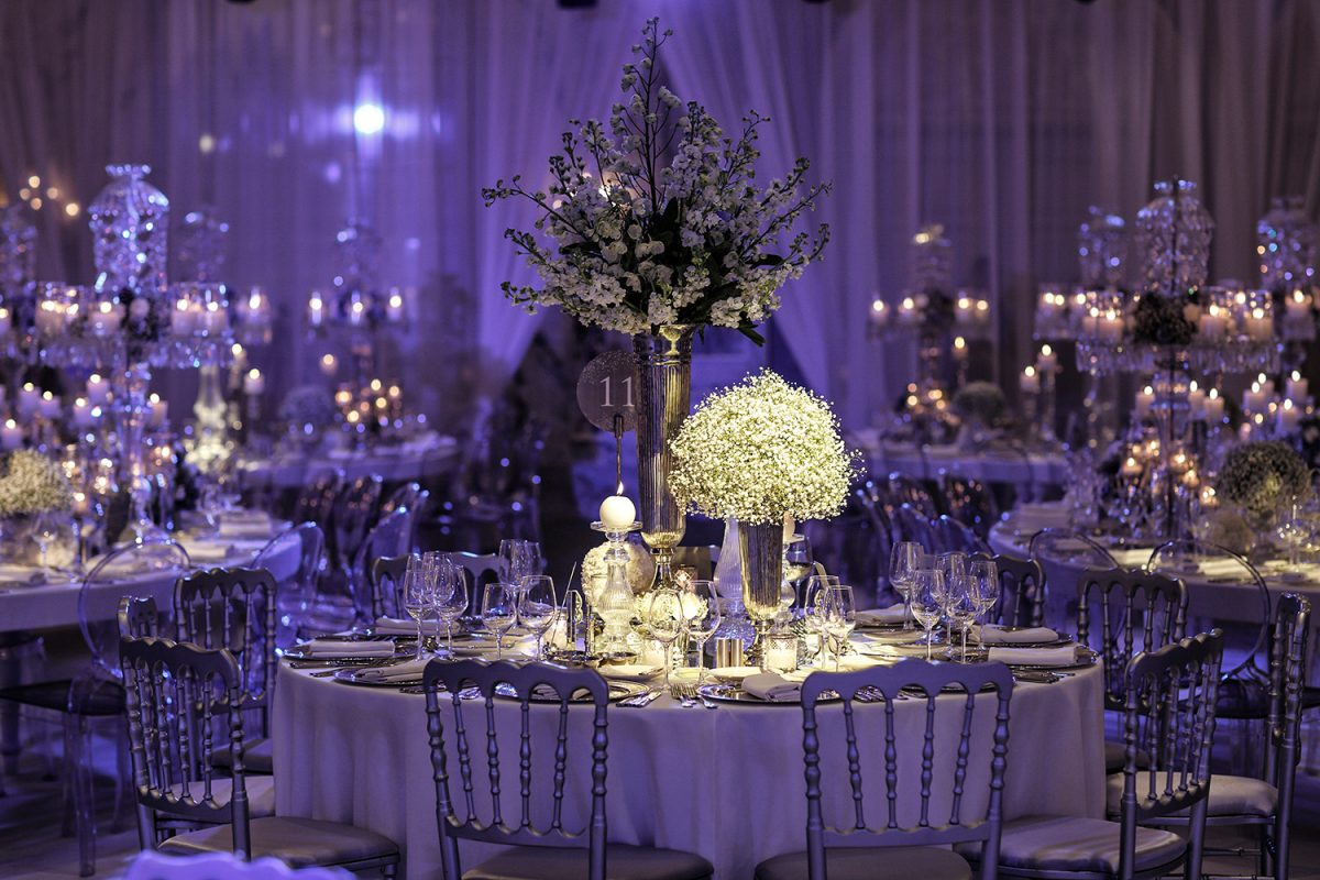 Winter wedding table decor